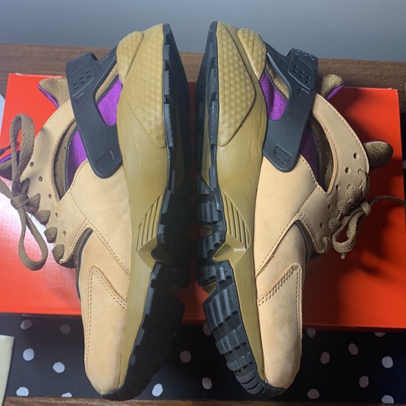 Limited Edition Nike Air Huarache LE Praline/Umber-Vine-Black Sneakers 8.5M - Picture 7 of 12